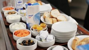 saglik bakani memisoglu rizede ozel okulda ogrencilere saglikli beslenme cagrisi yapti tilWF6Mz.jpg